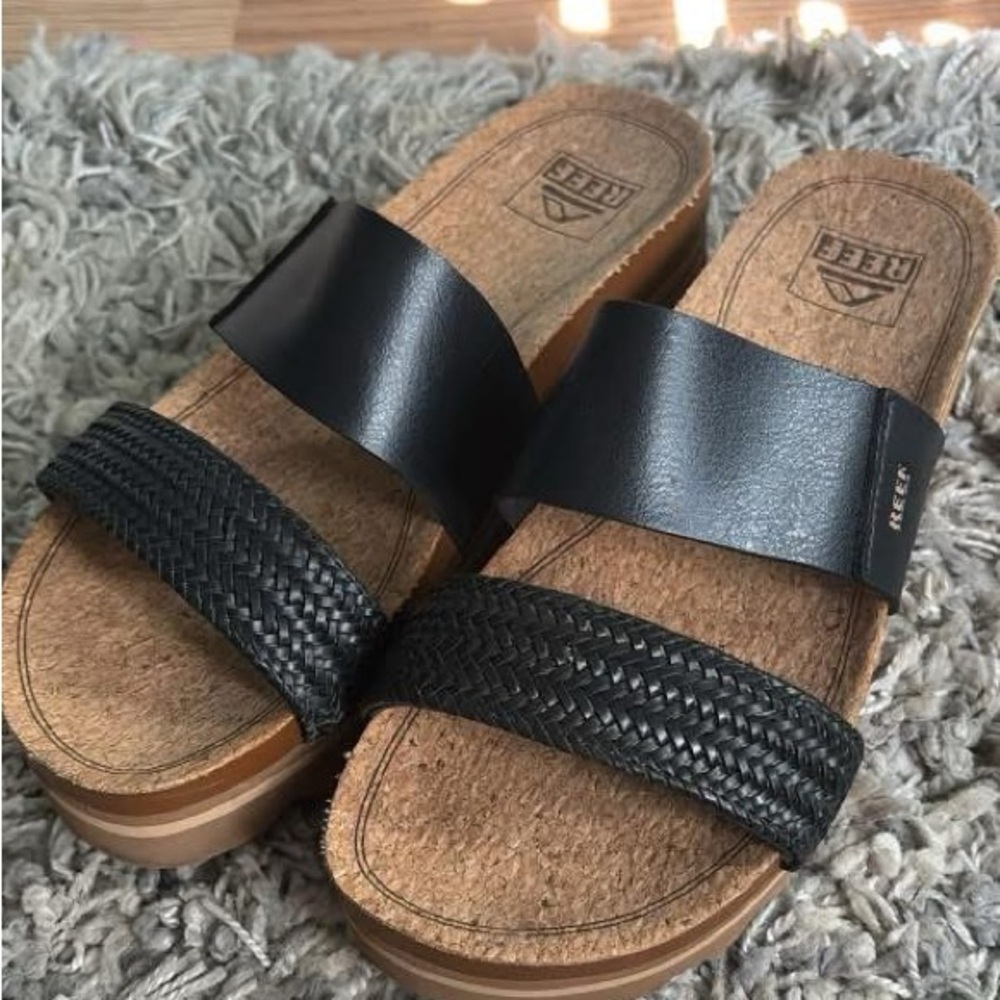 Reef Women's Black and Brown Sandals